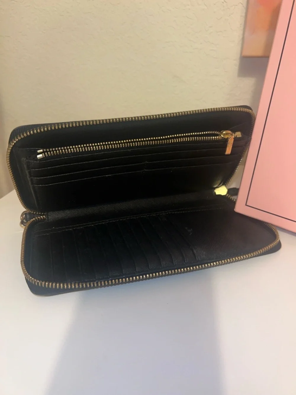 Tory Burch Black Zip-Around Leather Wallet Like new